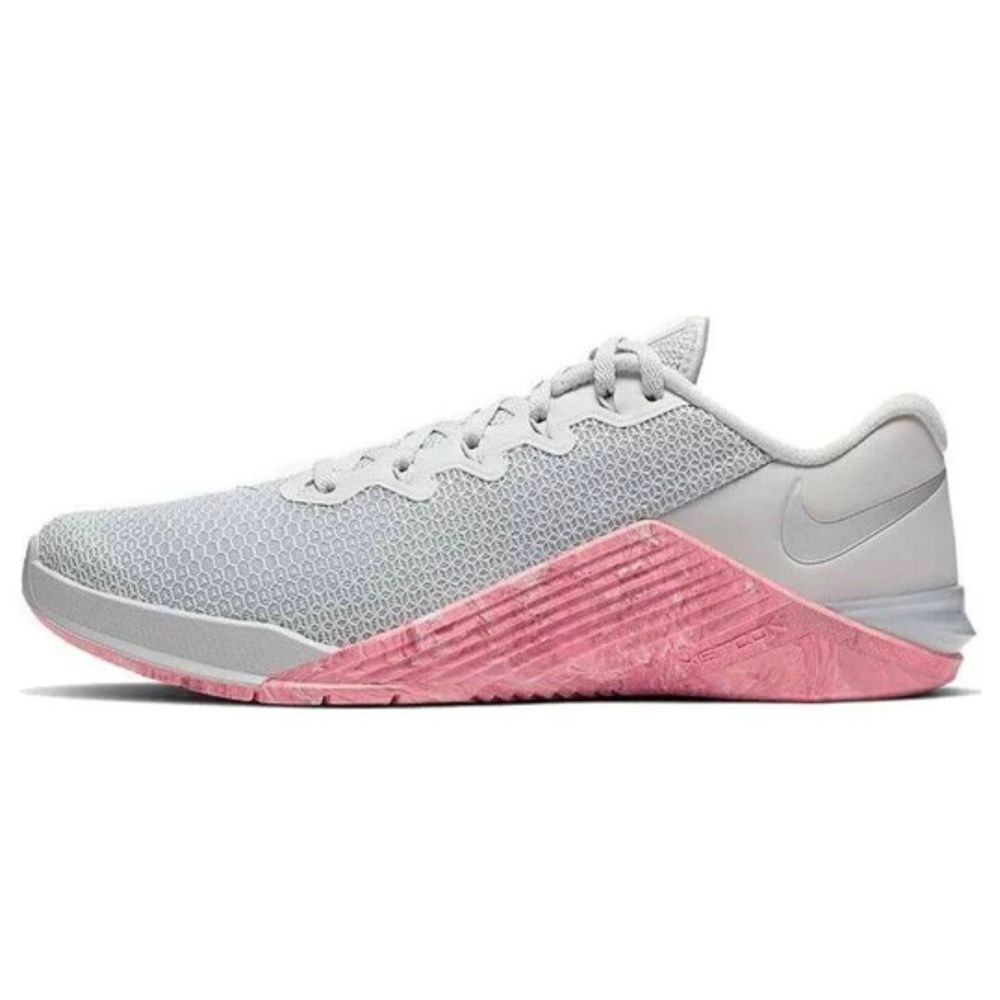 Nike Women's Athletic Shoes - White and Pink